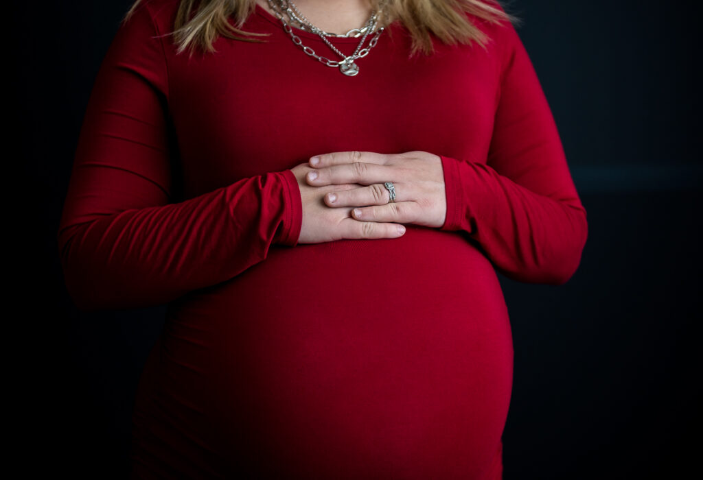 Wisconsin maternity photographer