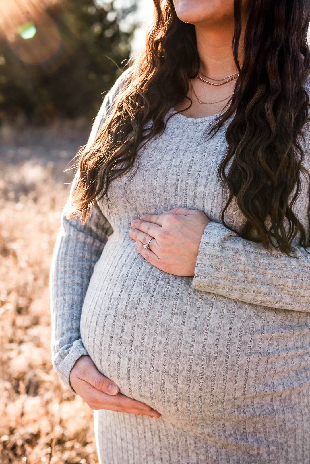 Local maternity photographer located in New Richmond, Wisconsin
