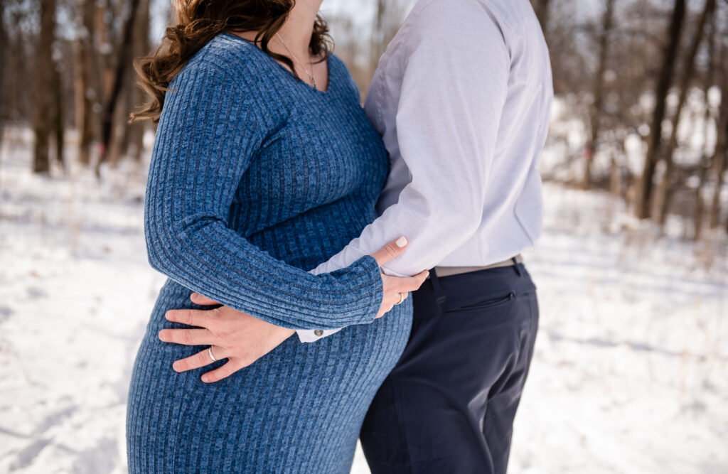 Maternity photographer located in New Richmond Wisconsin