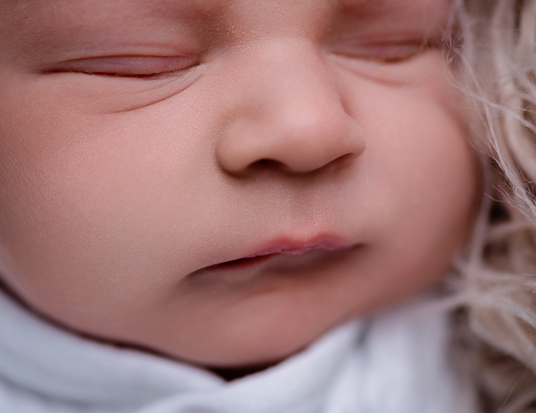 Eau Claire Wisconsin newborn photographer